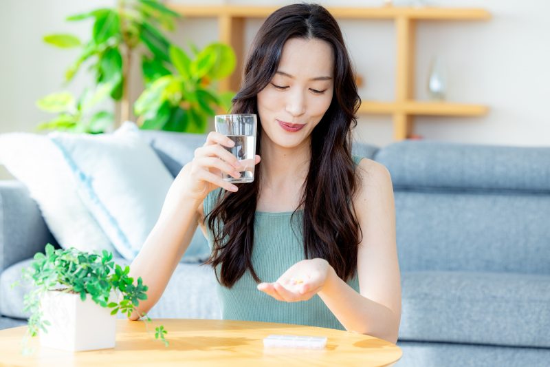 治験/薬/服用/自宅/女性