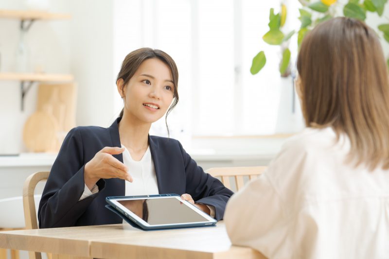 プランナー/アドバイザー/女性/説明/案内