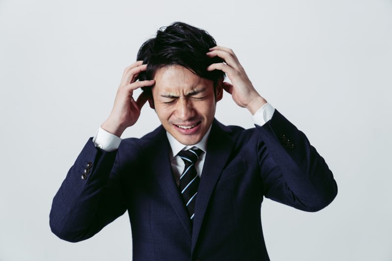 男性/困る/悩む/ビジネスマン