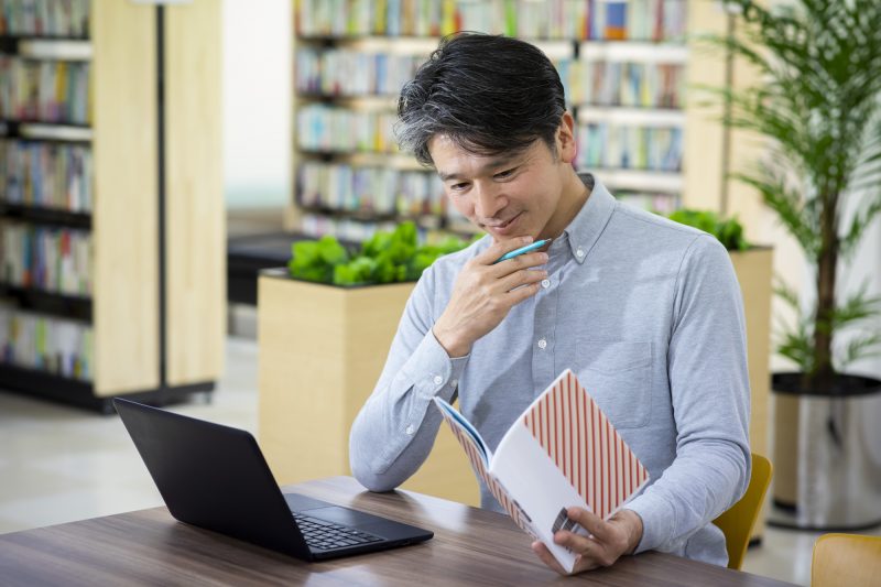 勉強/男性/パソコン/本/独学