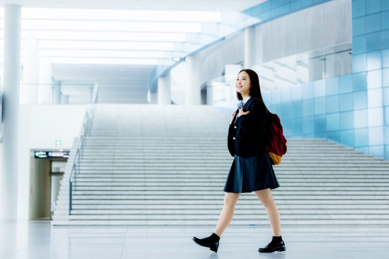 高校生/女性/通学/登校