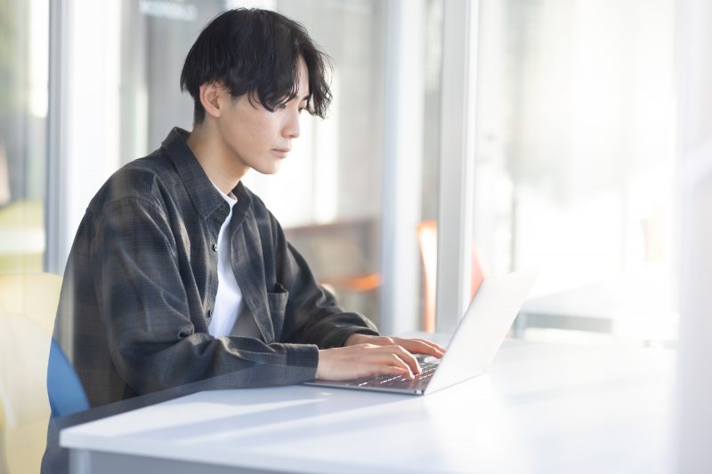 高校生/男性/勉強/学習/パソコン