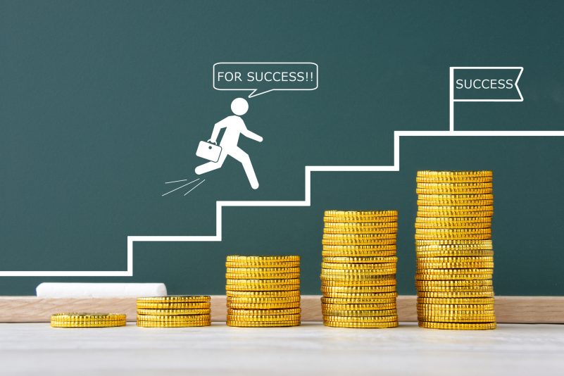 収入を増やす/お金/ステップアップ/ビジネスマン/成功