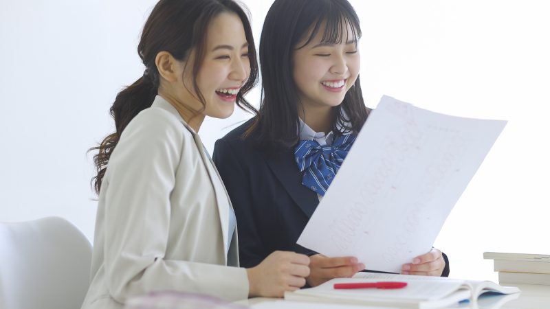 高校生/テスト/笑顔/女性