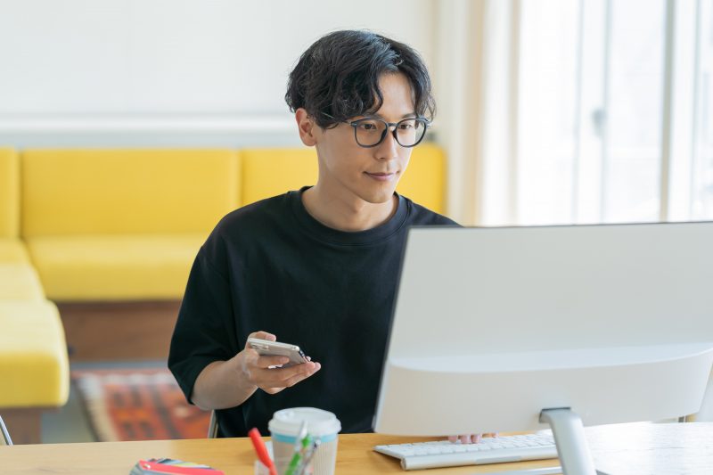 プログラマー/男性/パソコン/ビジネス