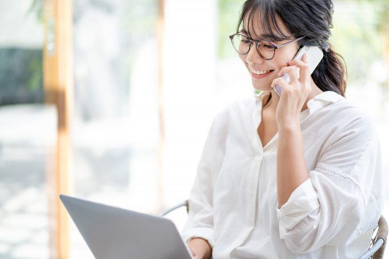 コールセンター/カスタマーサポート/オペレーター/パソコン/案内